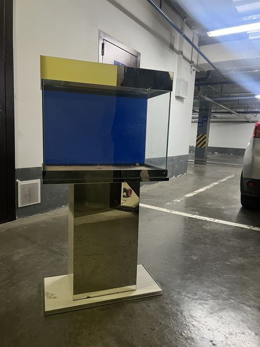 Аквариум с подставкой новый