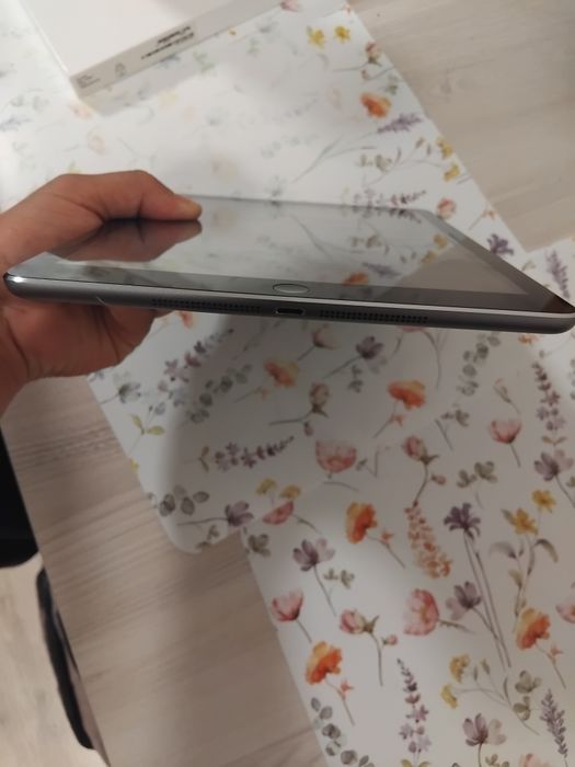 iPad Air Model Number-ME8998LL/A