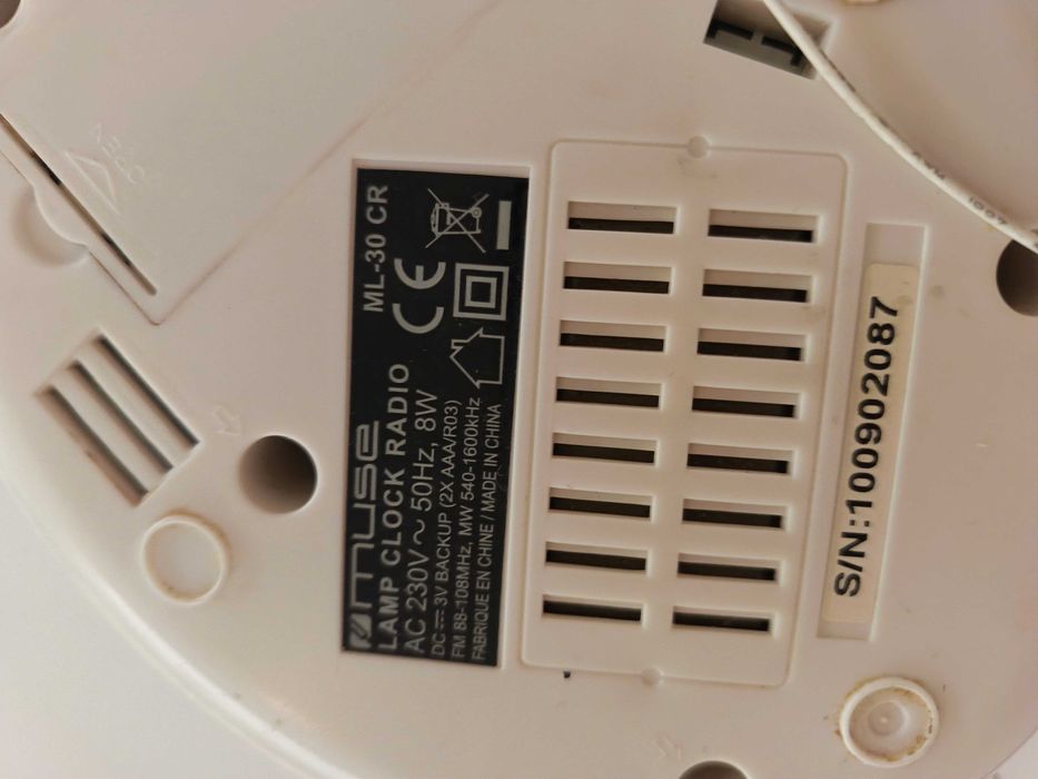 Радио часовник Muse