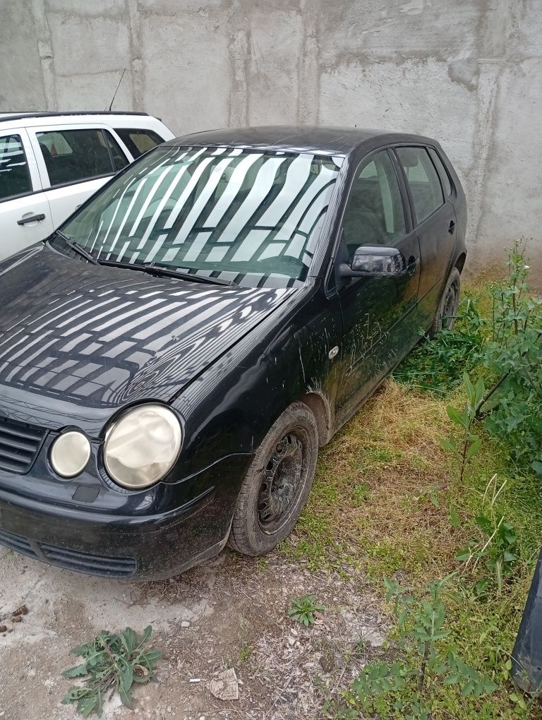 Dezmembrez Volkswagen polo 1.4 benzina an 2004 Orice piesa