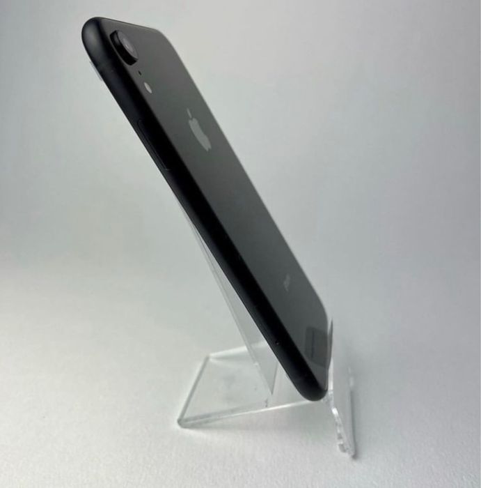 iPhone XR 100% battery