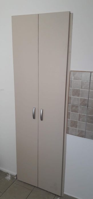 Usi debara, usi dressing cu balamale sau glisante