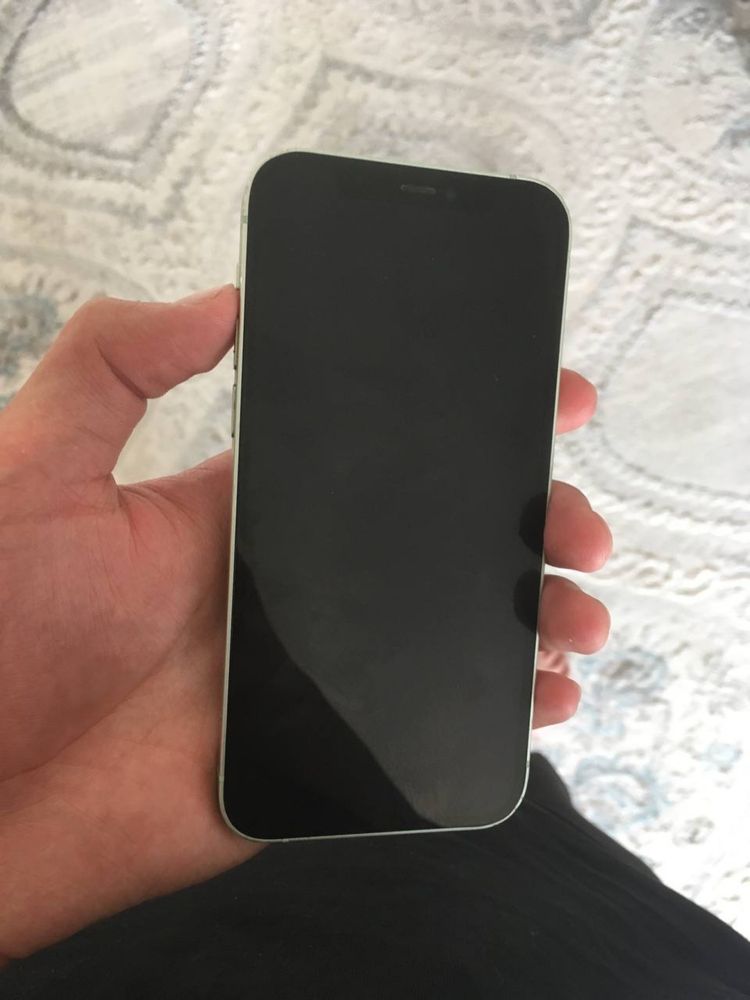 Iphone 12 va 5 se