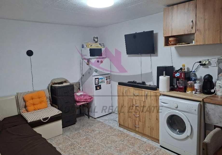 Дава се под наем Тристаен апартамент в Варна, Автогара - 90 кв.м за 255 € - Снимка #1