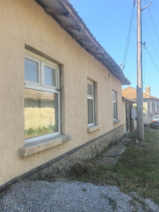 Къща в Шумен, област-с.Златар площ 60 цена 30000