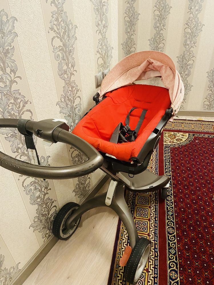коляска Stokke прогулочная высокая