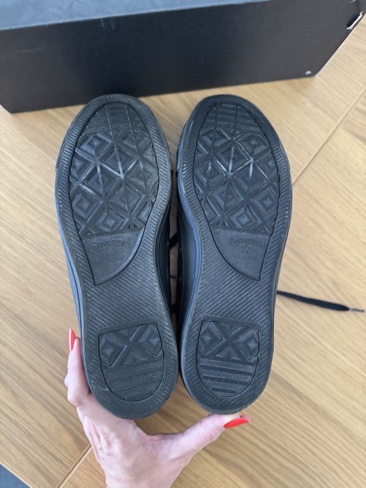 Converse tenesi de piele 42,5