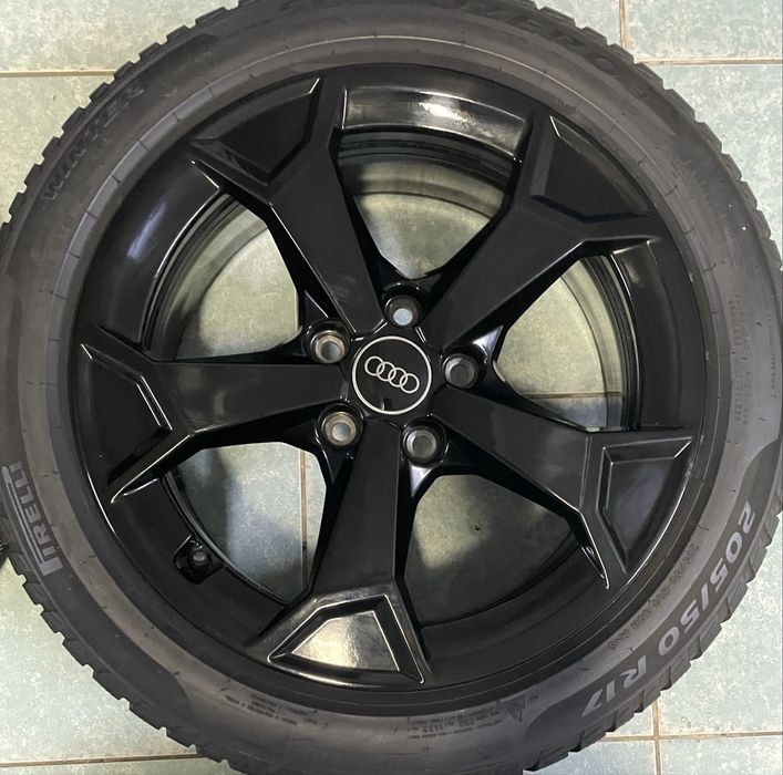 Jante aliaj R17 originale AUDI A3 205/50/17 Pirelli iarna