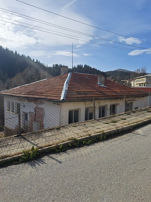 Едноетажна сграда