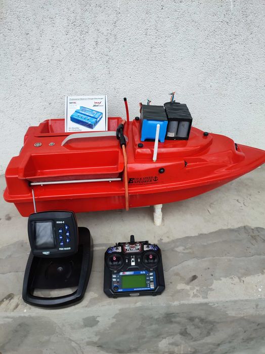 Vând bărcuță  plantat  din fibra  plus sonar  2 baterii lifepo 5s