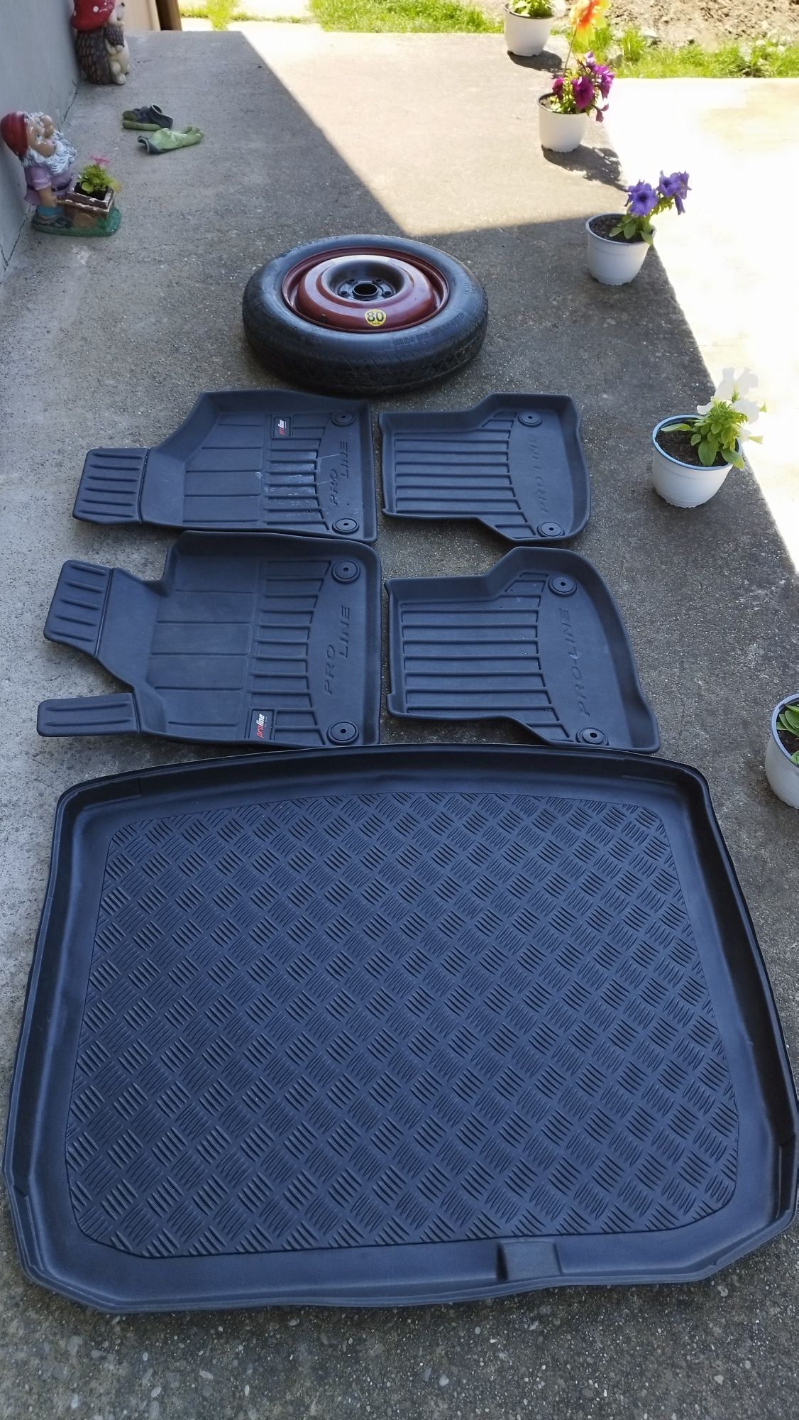 Roată rezervă slim + set covorașe auto VW golf  Audi A3 Audi