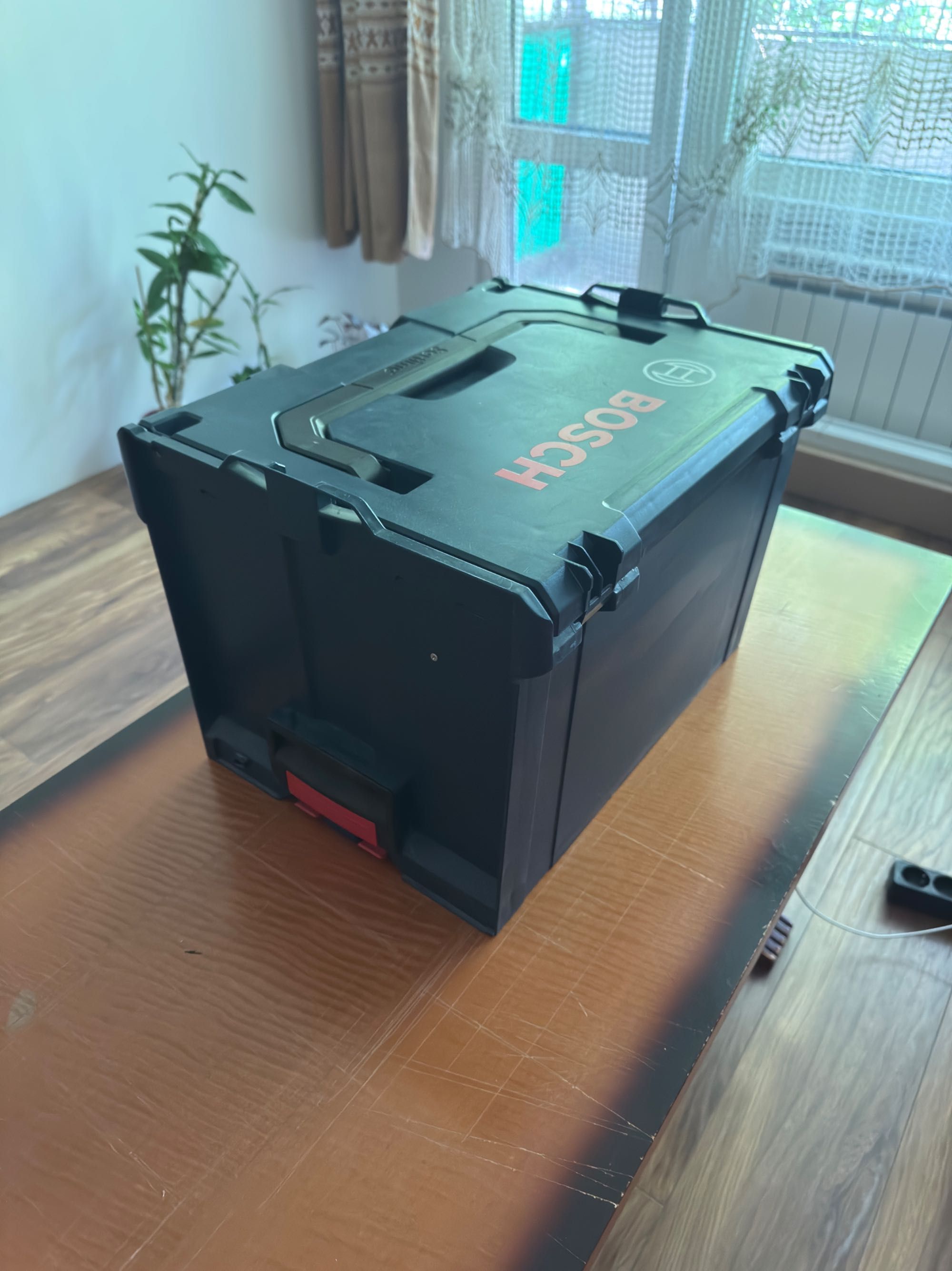 Кутия за инструменти Bosch LS-BOXX 306