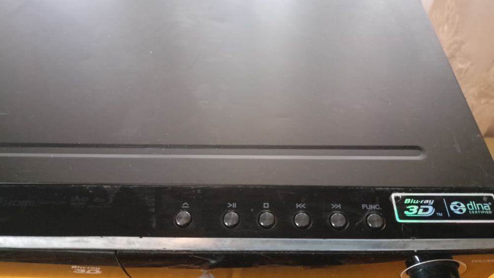 Vand un BD/HT Player LG HB806 (2.1)