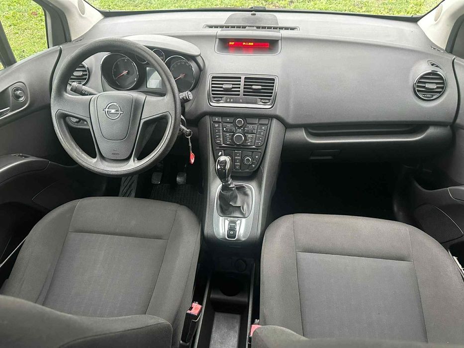 Opel Meriva B  1.3 Diesel

-	Motorizare 1.3 Diesel 75 CP
- An fabricat