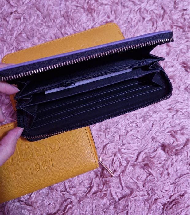 Portofele dama Guess