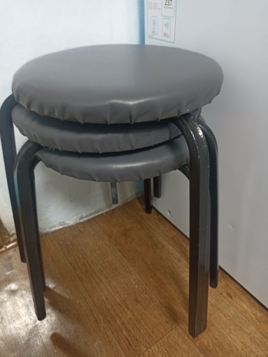 Табуретки на 3 ножках