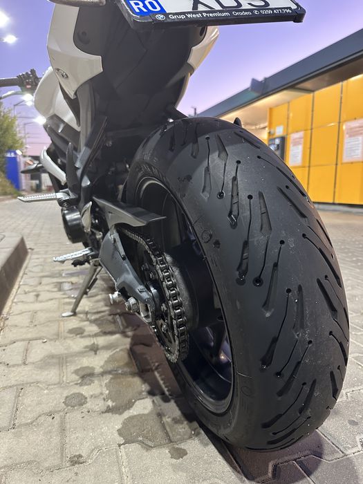 Triumph Street Triple 675 – 2013 – Naked sport, 3 cilindri