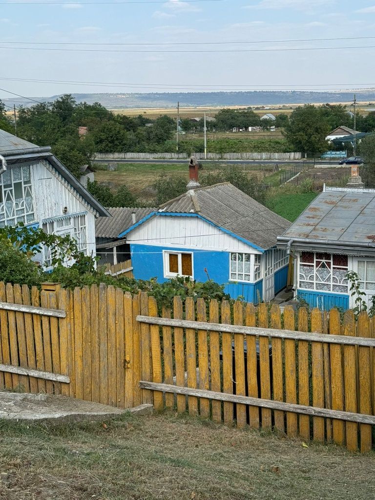 Casă + teren 2938 mp în Bălteni, Probota