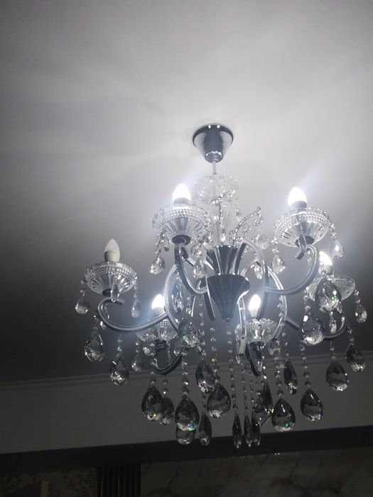 Люстры и светильники