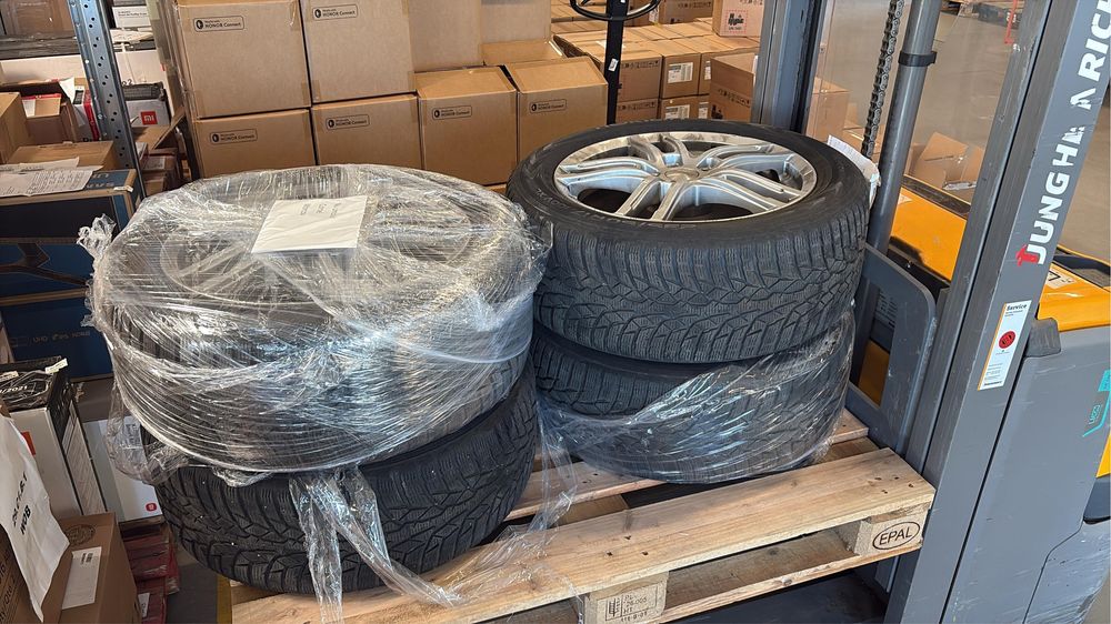 Jante Aliaj Dezent plus Cauciucuri Iarna Nokian 235 / 50 R17