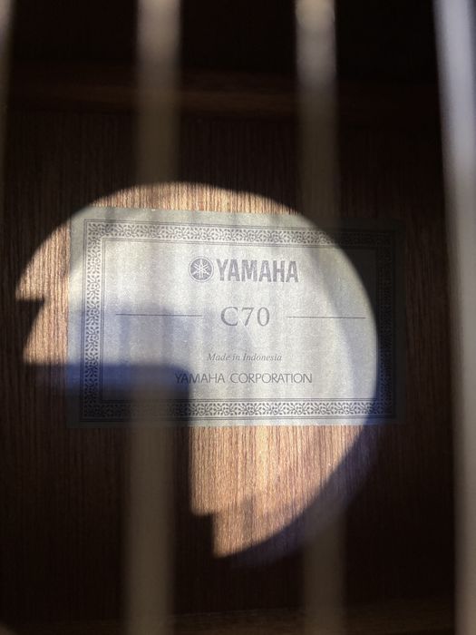Гитара Ямаха C70 классическая