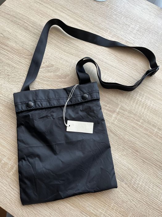 Чанта ARKET - черна