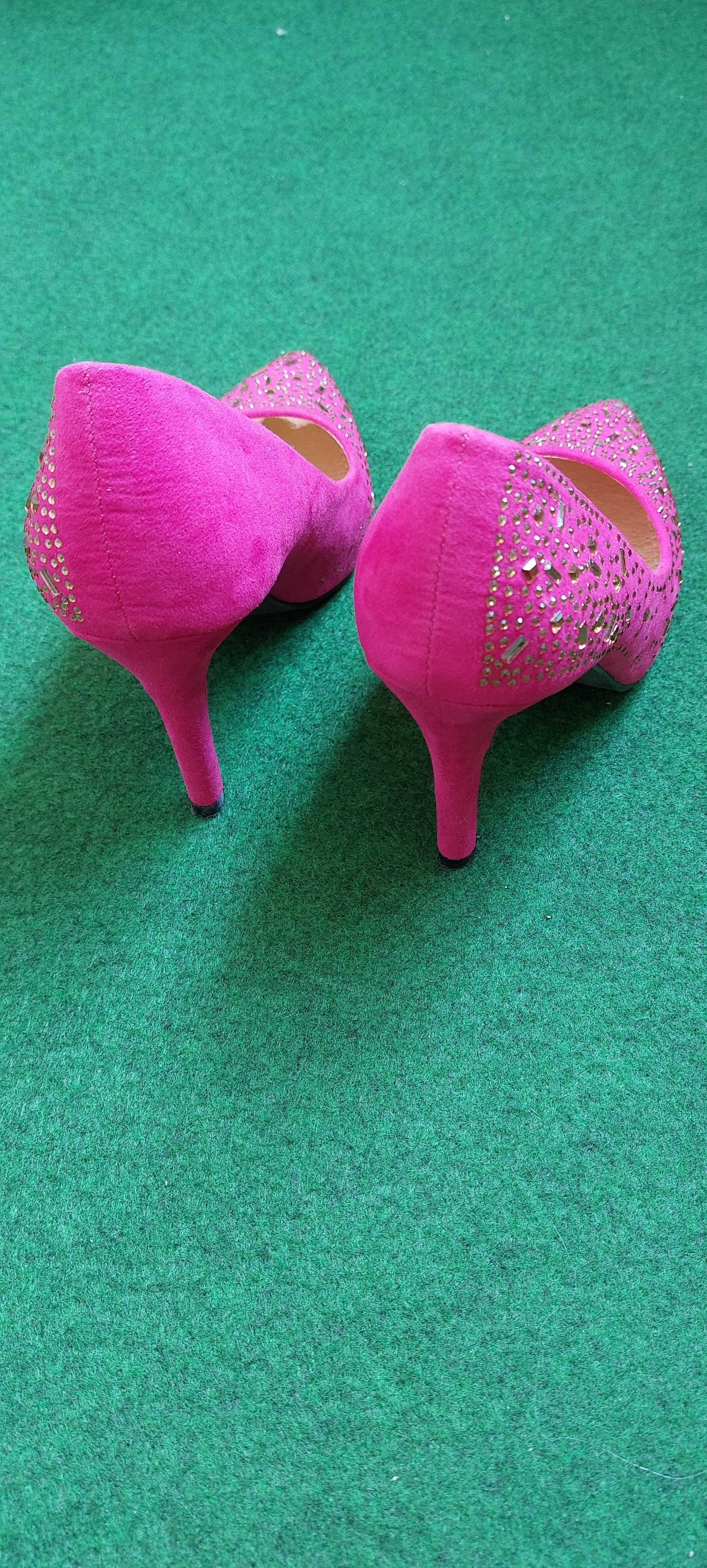 Елегантни  розови обувки номер 36