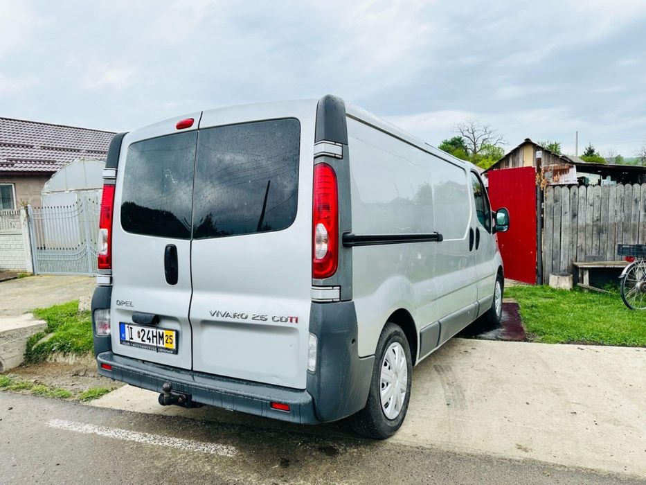 Opel vivaro 2.5 diesel