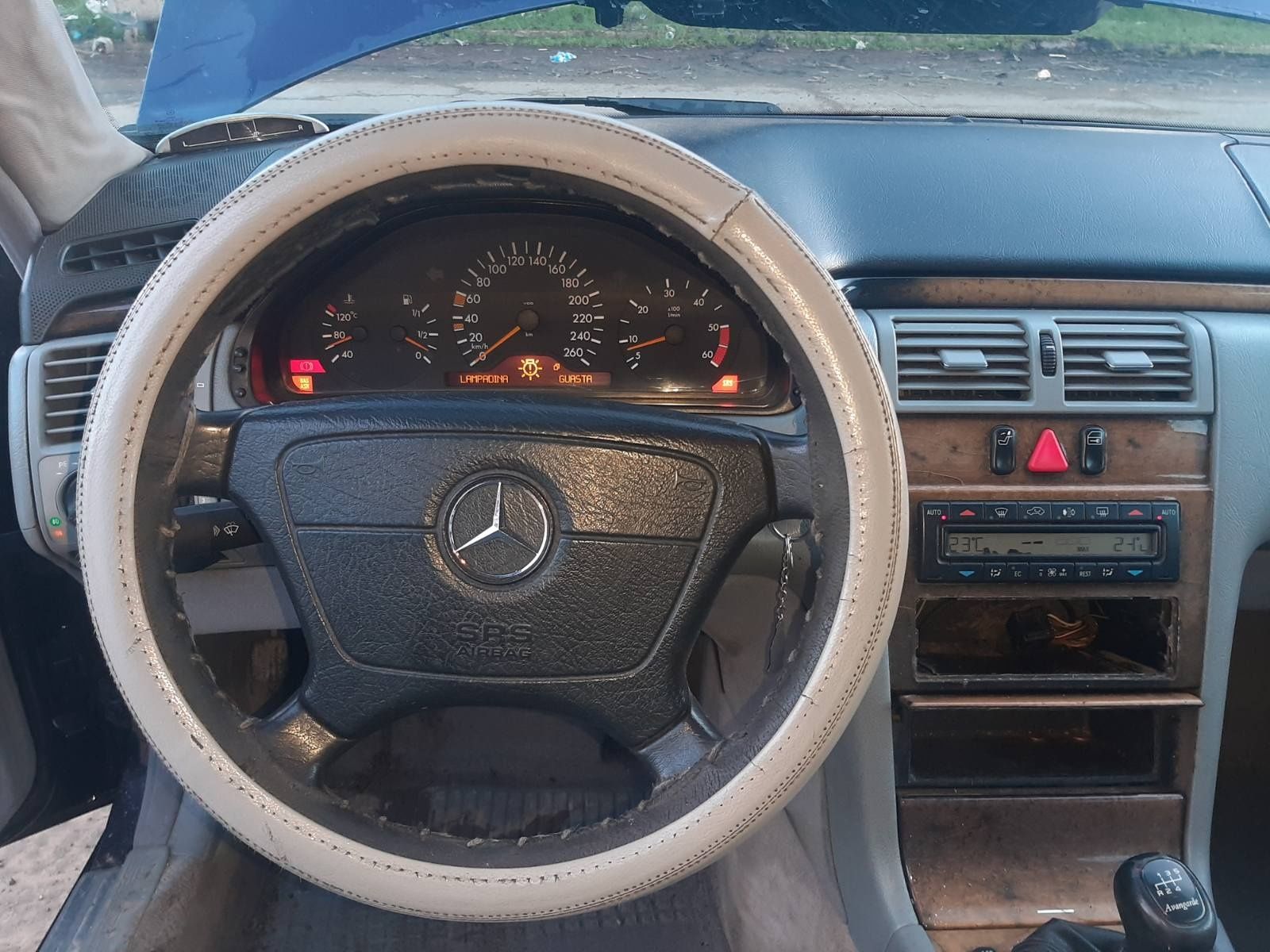 Mercedes E 2.5TD 150к.с