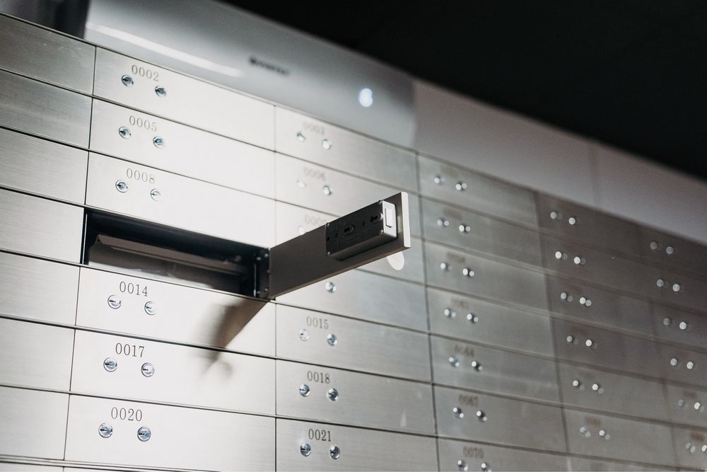 Seif privat - casete metalice securizate - depozit obiecte personale