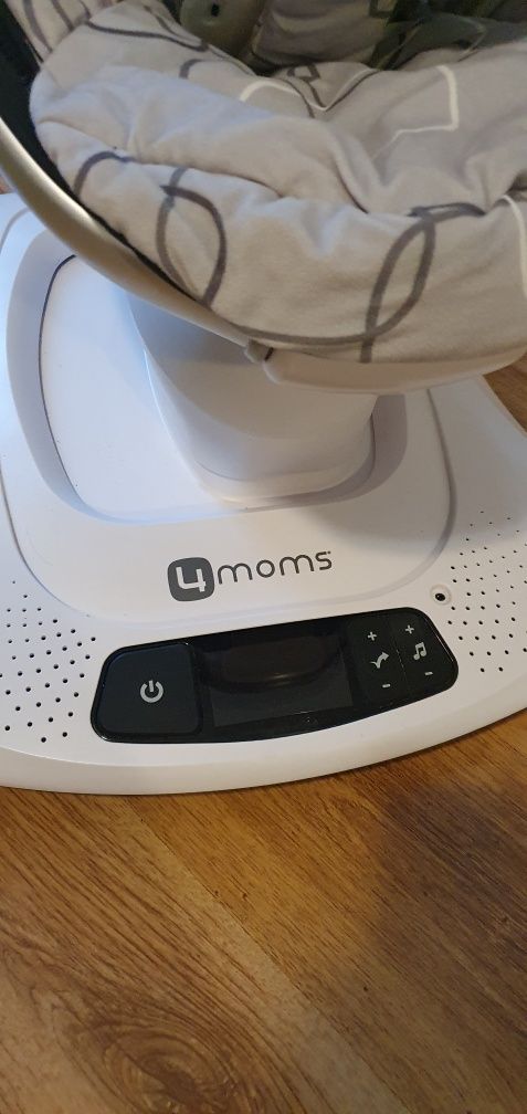 Електрическа бебешка люлка MamaRoo 4.0