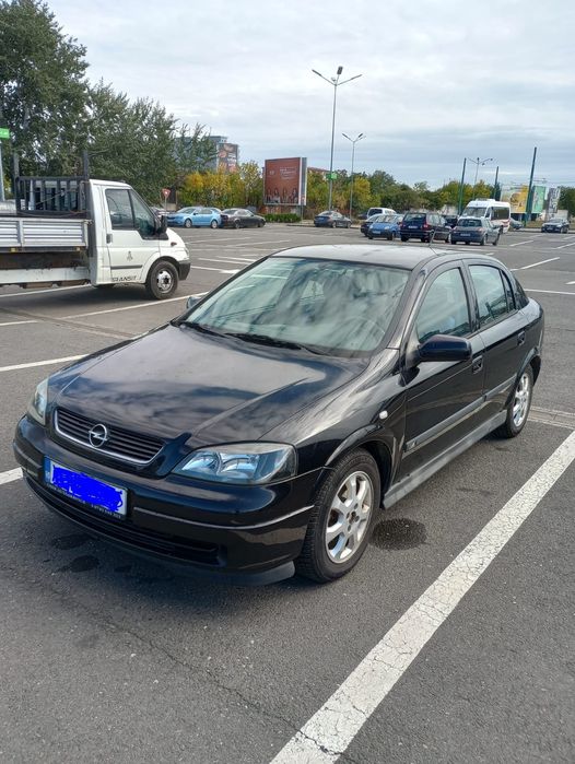 Se vinde masina stare buna