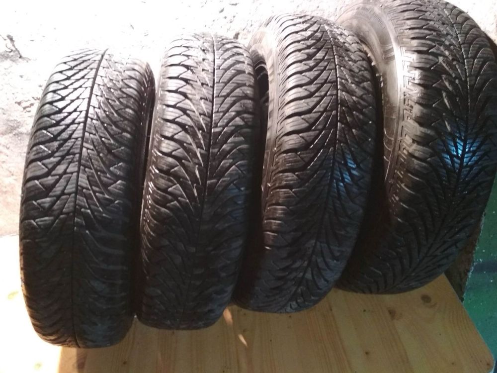 Всесезонни гуми с джанти с три болта