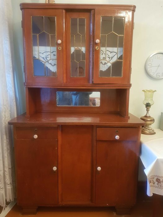Продам винтажный буфет
