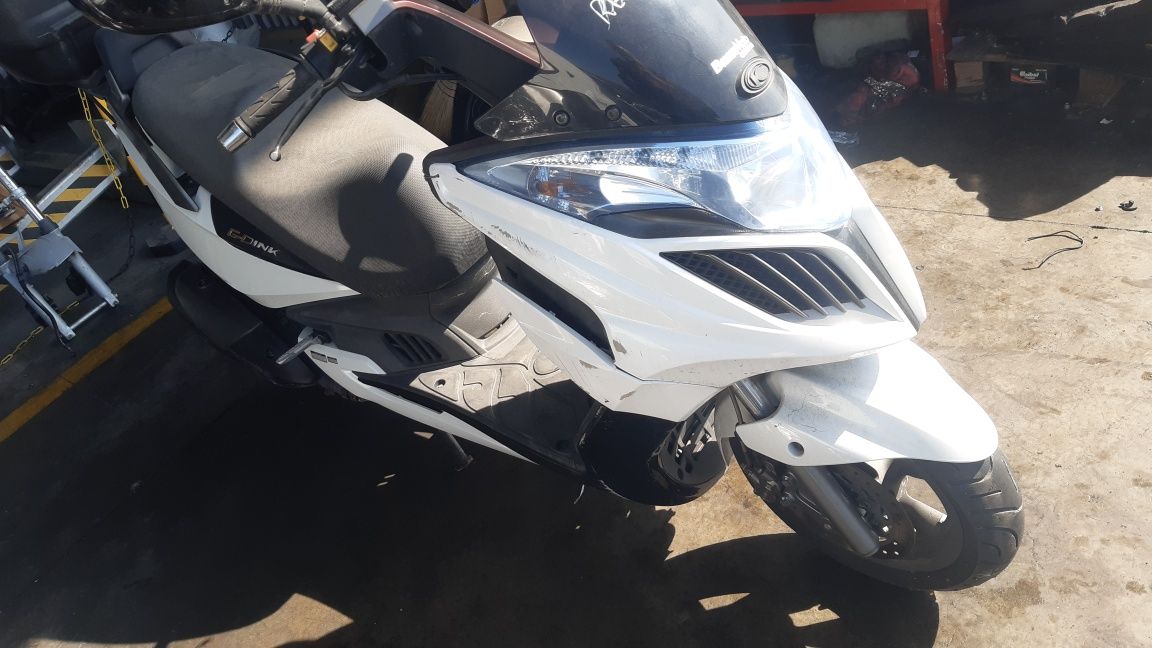 Мотоциклет;скутер Кимко Грандинг(Kymco Grand Ding )-НА ЧАСТ