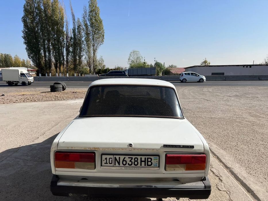 Jiguli 2107 sotiladi