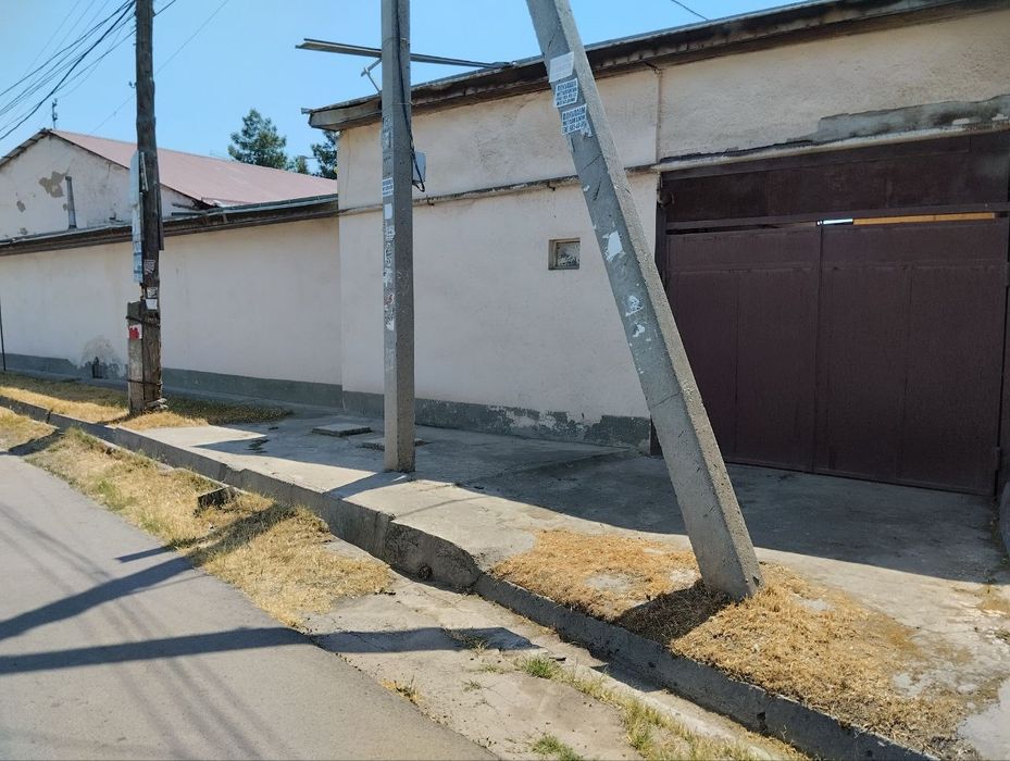 Yashnabod tumani hovli uy sotiladi 4.9 sotix masjid yonida