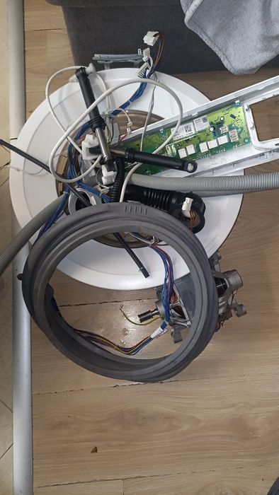Продавам пералня gorenje