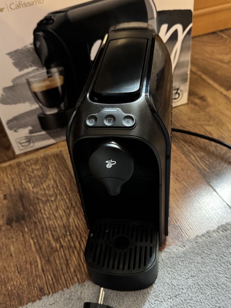Кафе машина с капсули Tchibo Caffisimo