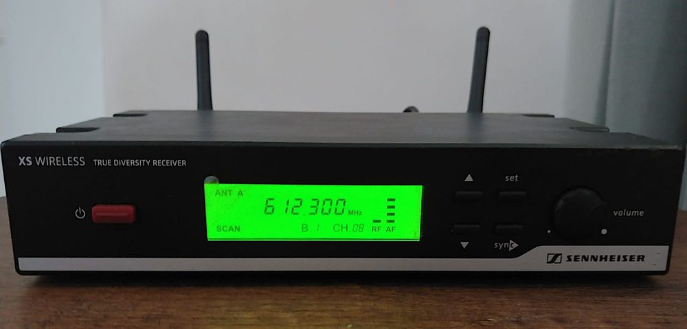 Sennheiser XS EM10 true diversity receiver microfon 606-630MHz Simmons