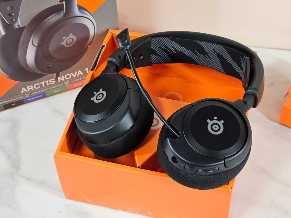 SteelSeries Arctis Nova 1 комфортни слушалки за игри и музика, 2 цвята