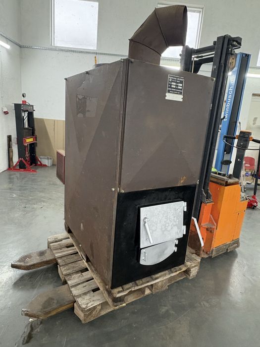 Generator aer cald de 70 kw pe lemne , centrala , soba , suflanta