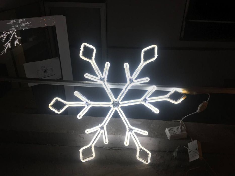 Новогодние светящиеся фигуры от производителя