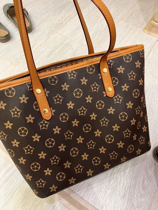 продам сумку лв с косметичкой