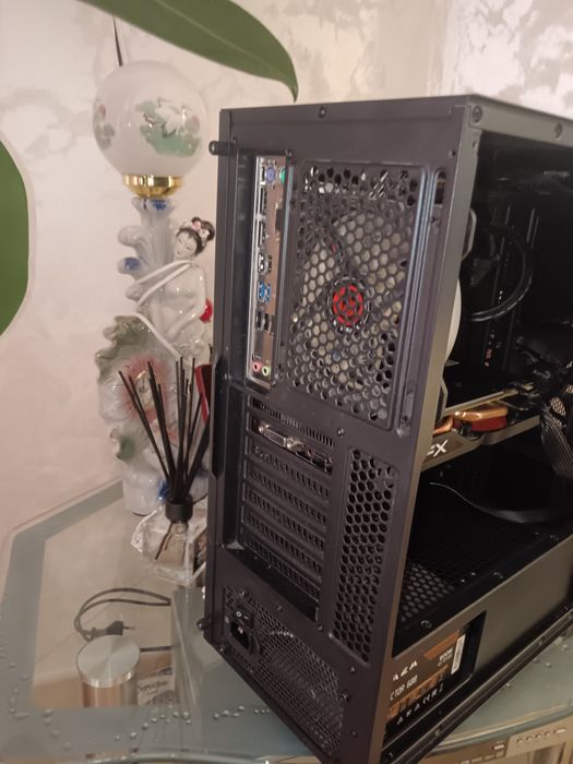 Pc gaming, Rx570 8gb + i3-10105f + 16 gb ram + Windows optimizat
