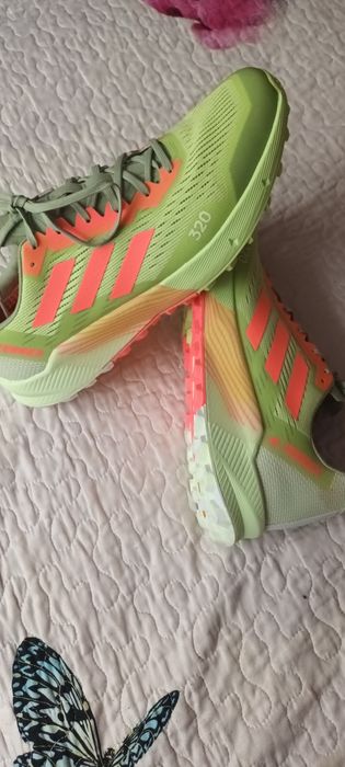 Adidas Terrex Continental 320