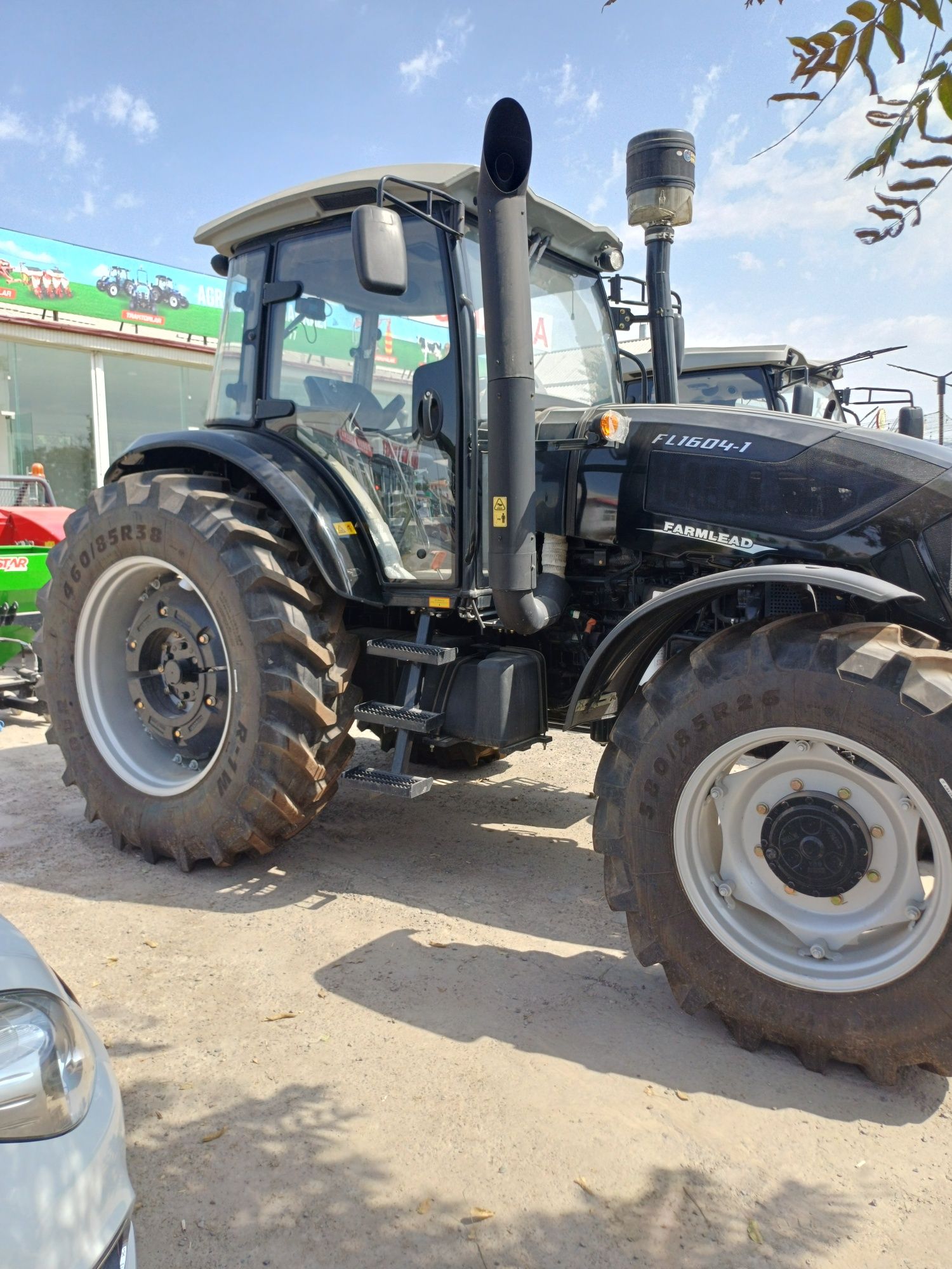 Трактор FARMLEAD 1604