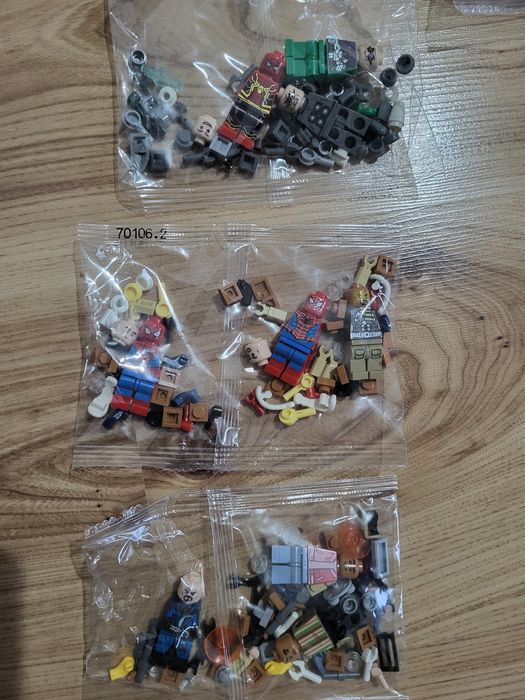 Blocuri tip Lego 76261 – Lupta finala a Omului Paianjen ( no way home)
