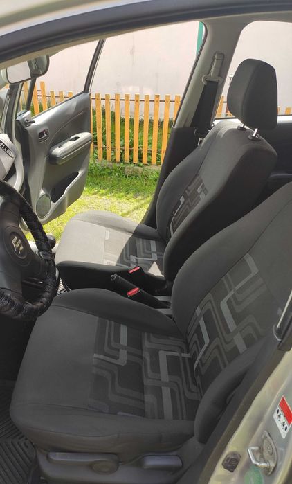 Vand Suzuki Splash ( Opel Agila), 1.0 benzina 2011, 5 usi
