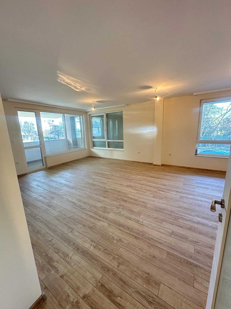 Продава се Тристаен апартамент в Пловдив, Христо Смирненски - 136 кв.м за 1434 €/кв.м - Снимка #1
